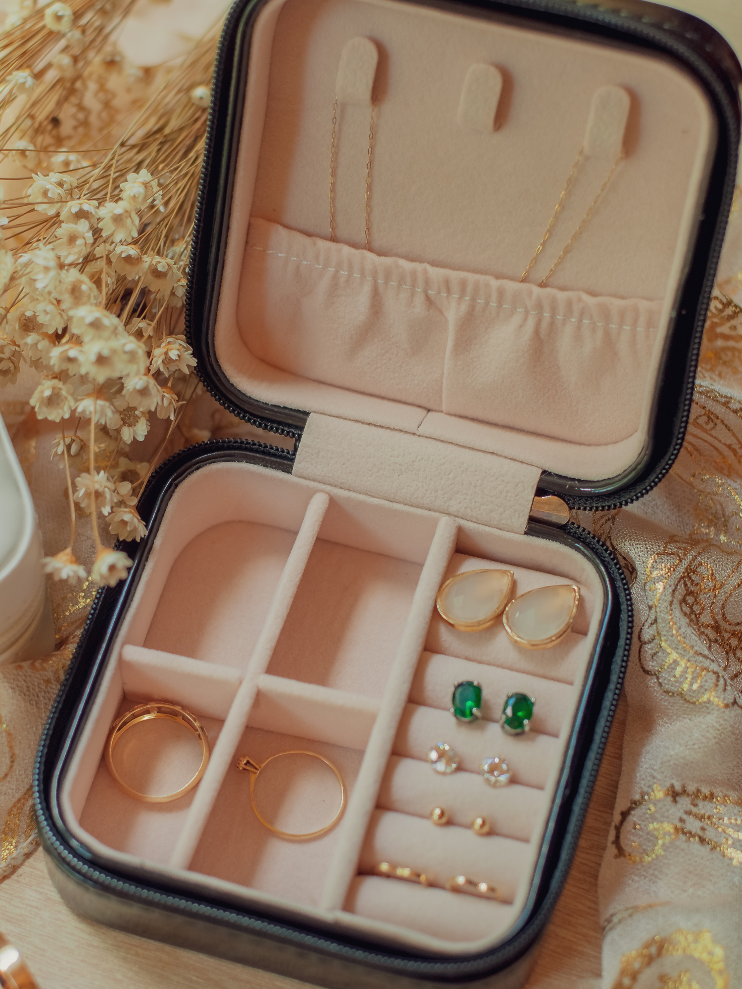 MINI PORTABLE JEWELRY BOX