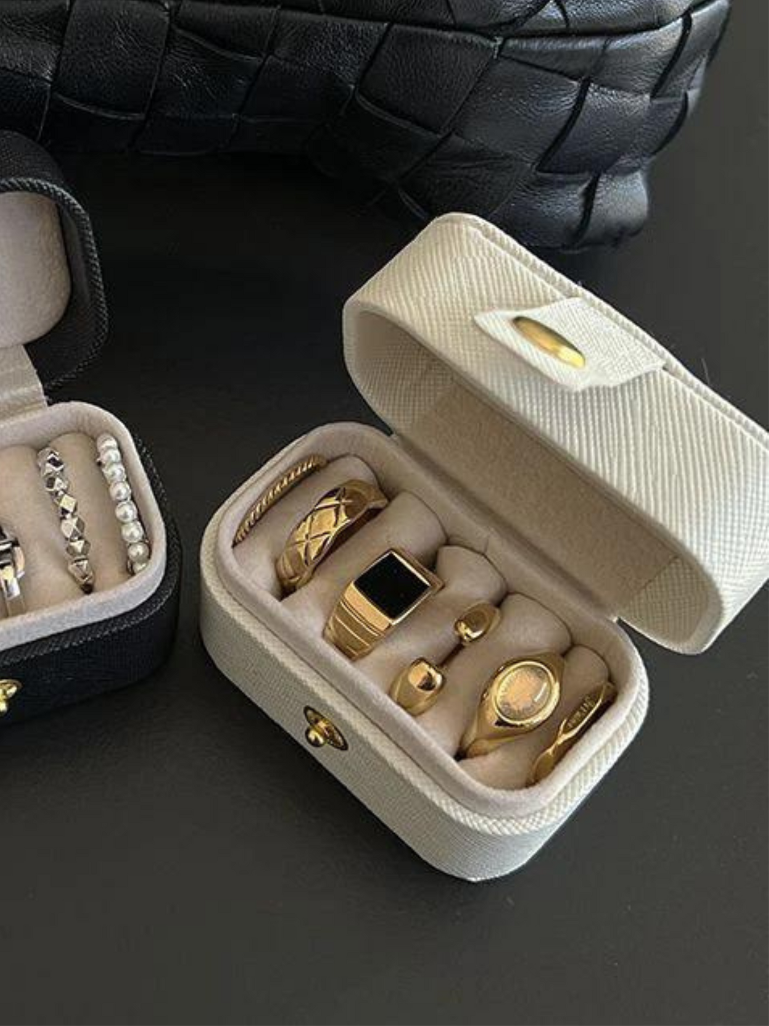 PORTABLE RING BOX